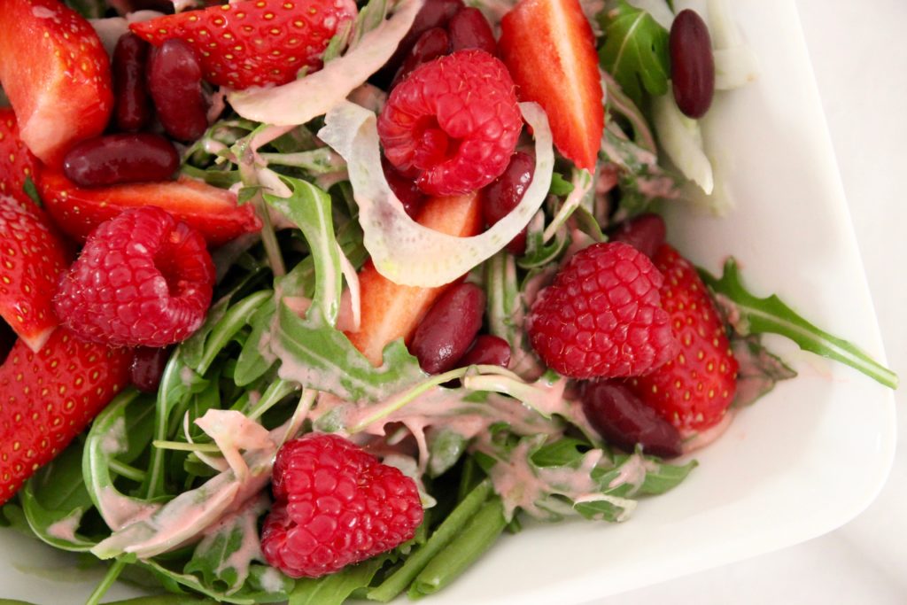 salade detox fruits rouges, fenouil, roquette